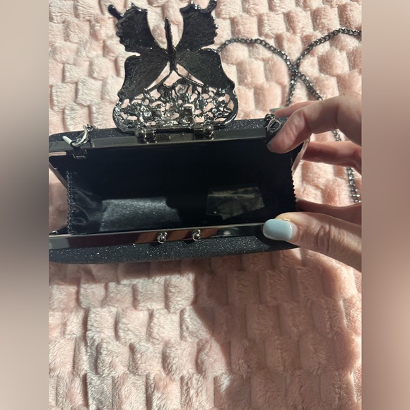 Elegant Black Beaded Clutch with Butterfly Accent - Picture 6 of 8